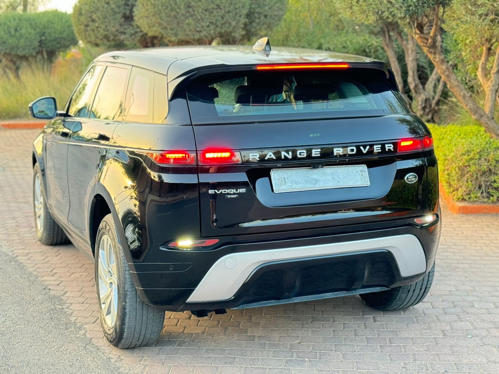 Lazrak auto Range rover evoque 2019 